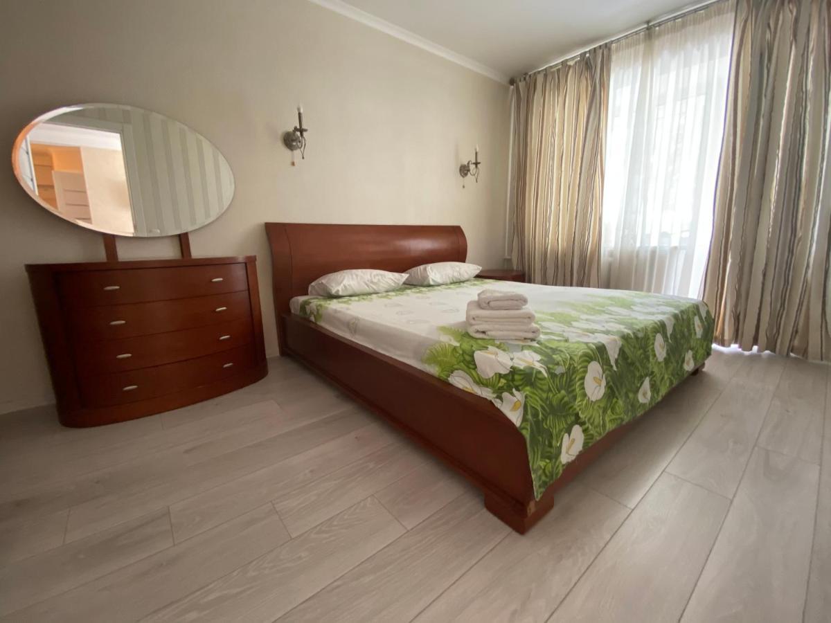 Apartment on Prospiekt Pobiedy 18 Kijów Zewnętrze zdjęcie